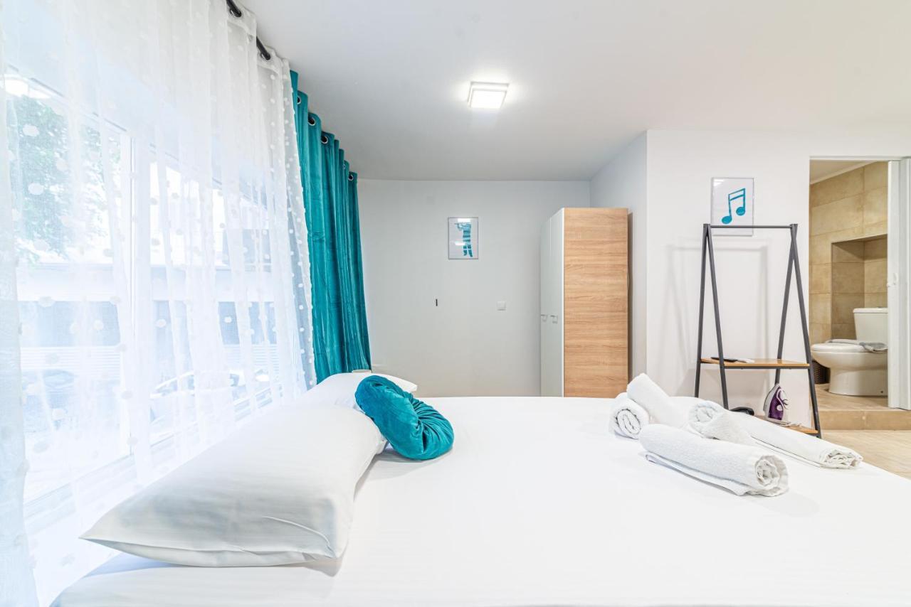 New Loft In The Heart Of City Center 伊拉克利翁 外观 照片